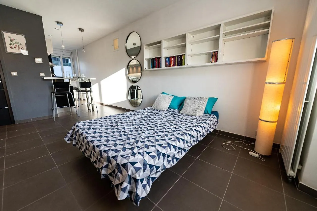 Thea : Studio Avec Parking Prive - Actif+ Location- Marseille 0*,  France
